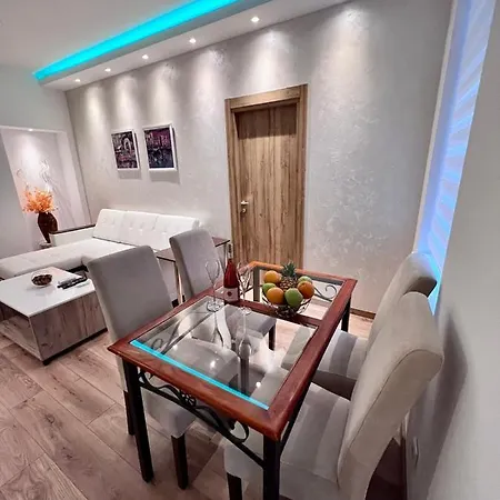 Hugolina Lux شقة *